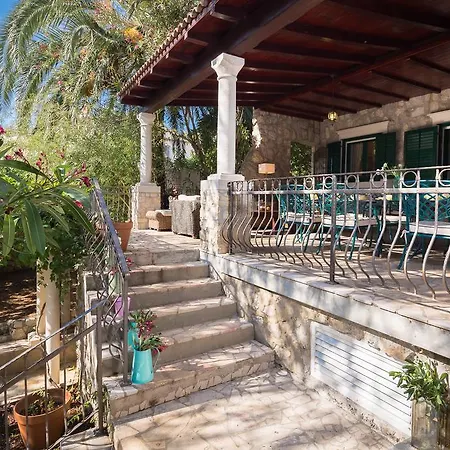 Villa Kustra *