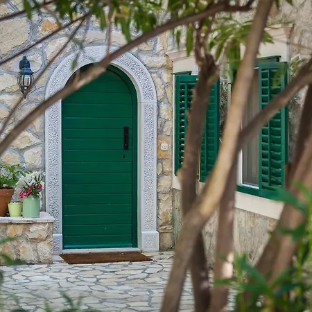 Villa Kustra *